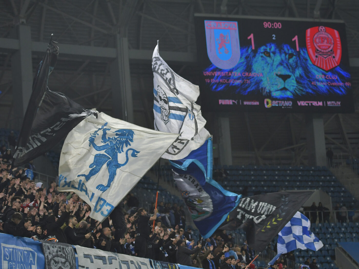 Suporterii Universității Craiova vor să boicoteze meciul cu Rapid! Cum au reacționat ultrașii când au fost chemați la stadion. „Ne-am săturat de voi! Demisia Cârțu și Neagoe!”