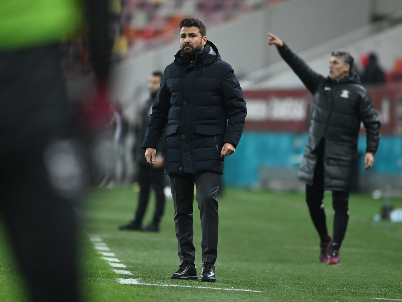 Surprizele lui Adrian Mutu din Rapid – FCSB, meciul care ar putea însemna finalul mandatului său din Giulești! Cum a abordat Elias Charalambous acest duel în raport cu victoria cu Farul Constanța. Explicațiile celor doi antrenori