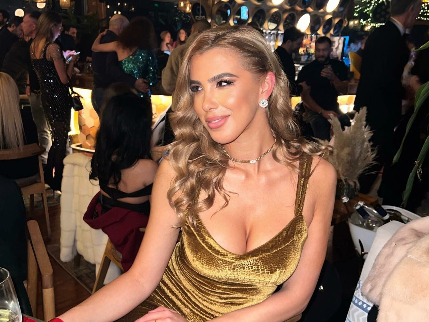 Teodora, fosta iubită a lui Ilie Dumitrescu, s-a mutat din România! De ce a luat această decizie fiica celui care este mâna dreaptă a lui Răzvan Burleanu | GALERIE FOTO