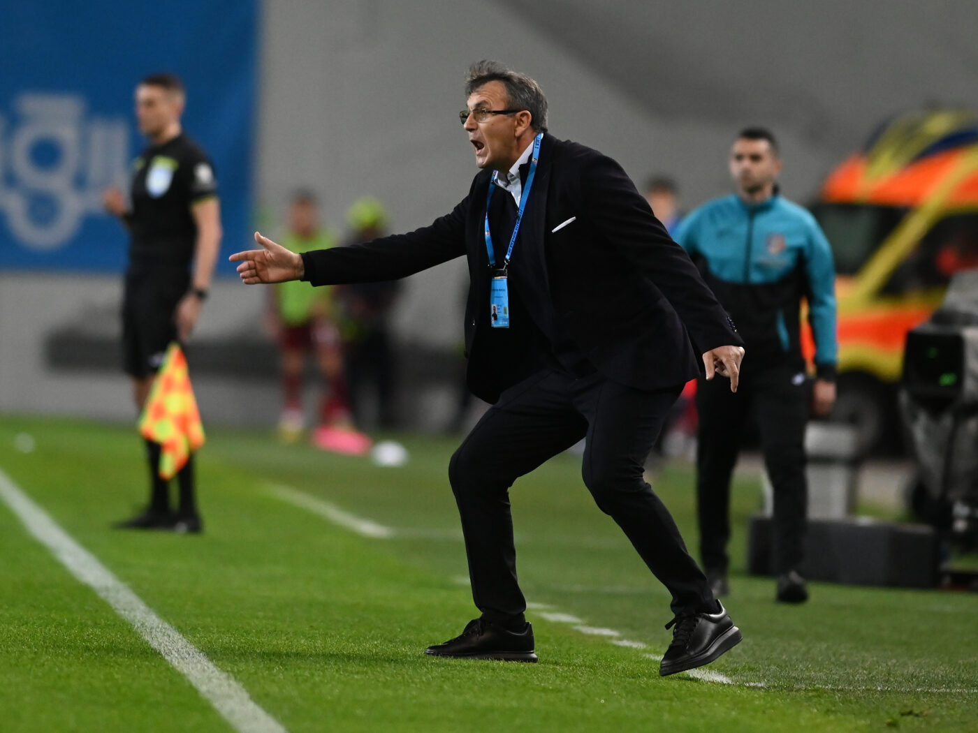 Universitatea Craiova i-a chemat pe cei care „au băgat Rapidu’-n B” să prefaţeze derby-ul cu giuleştenii
