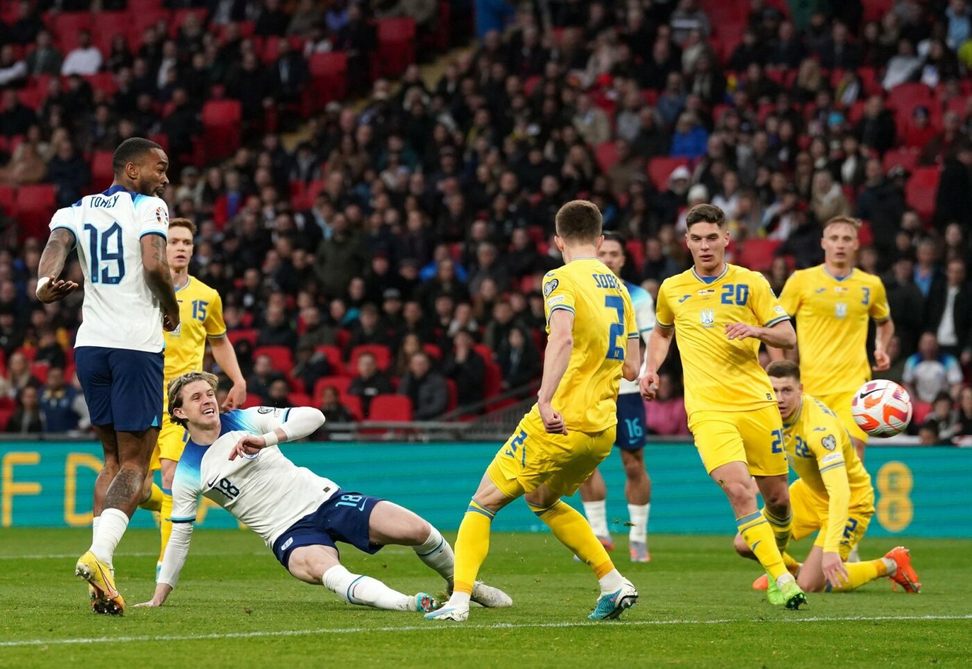 Un nume important din fotbalul mondial s-a oferit să antreneze gratis naționala din Ucraina! Tehnicianul s-a despărțit recent de un club englezesc