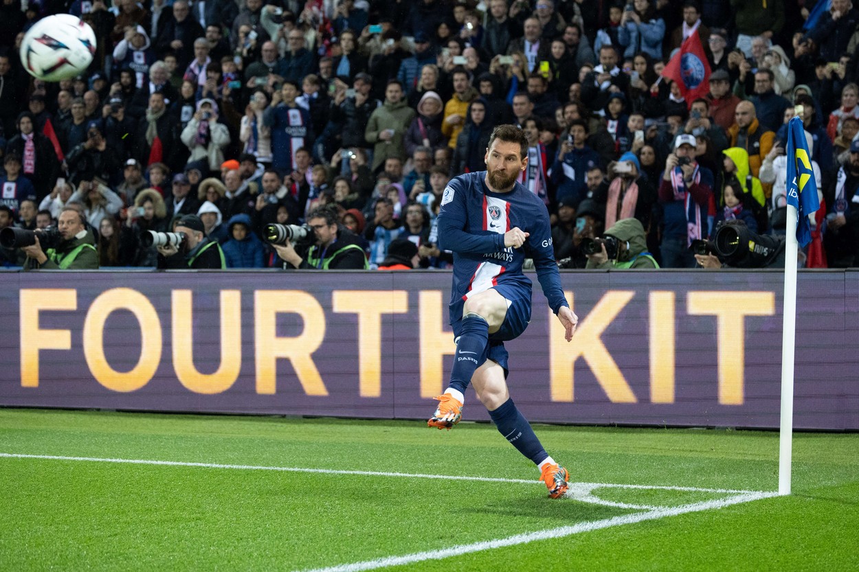 Vis spulberat pentru Cristiano Ronaldo! Leo Messi, gata să bată recordul fabulos al portughezului după un nou gol înscris pentru PSG. Cum arată cifrele vedetelor în ligile de top ale Europei | SPECIAL