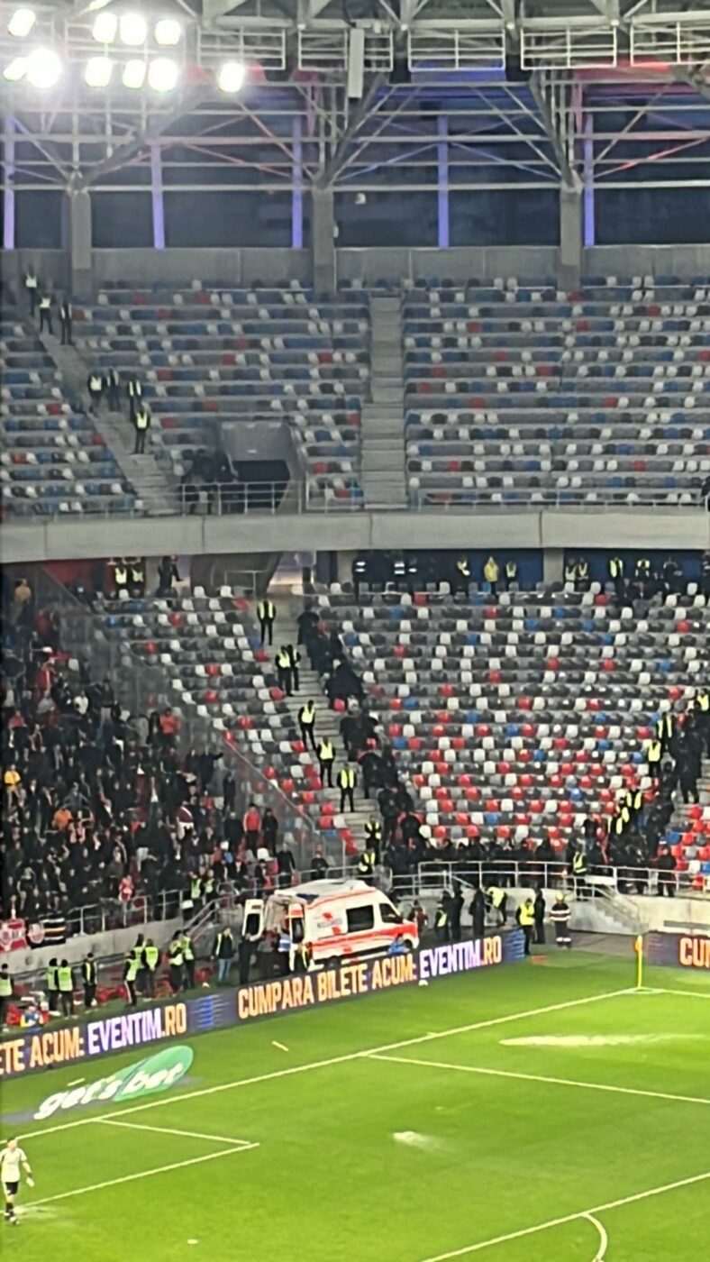 Unui suporter dinamovist i s-a făcut rău la derby-ul CSA Steaua - Dinamo