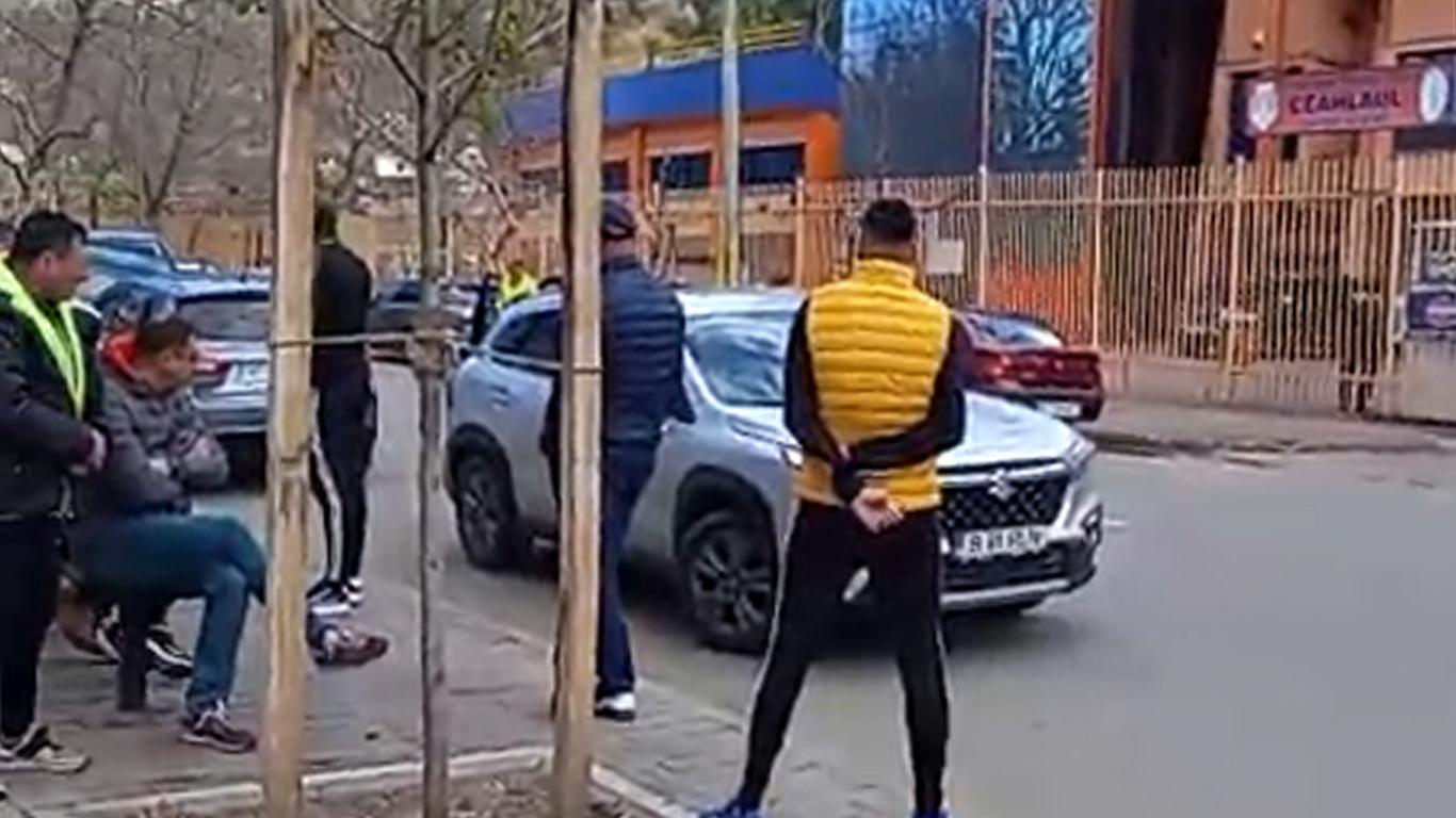 VIDEO | Ceahlăul, trimis în stradă de Primăria Piatra Neamț. Cristian Pustai și jucătorii echipei au primit interdicție să mai intre în baza sportivă a orașului pe care îl reprezintă