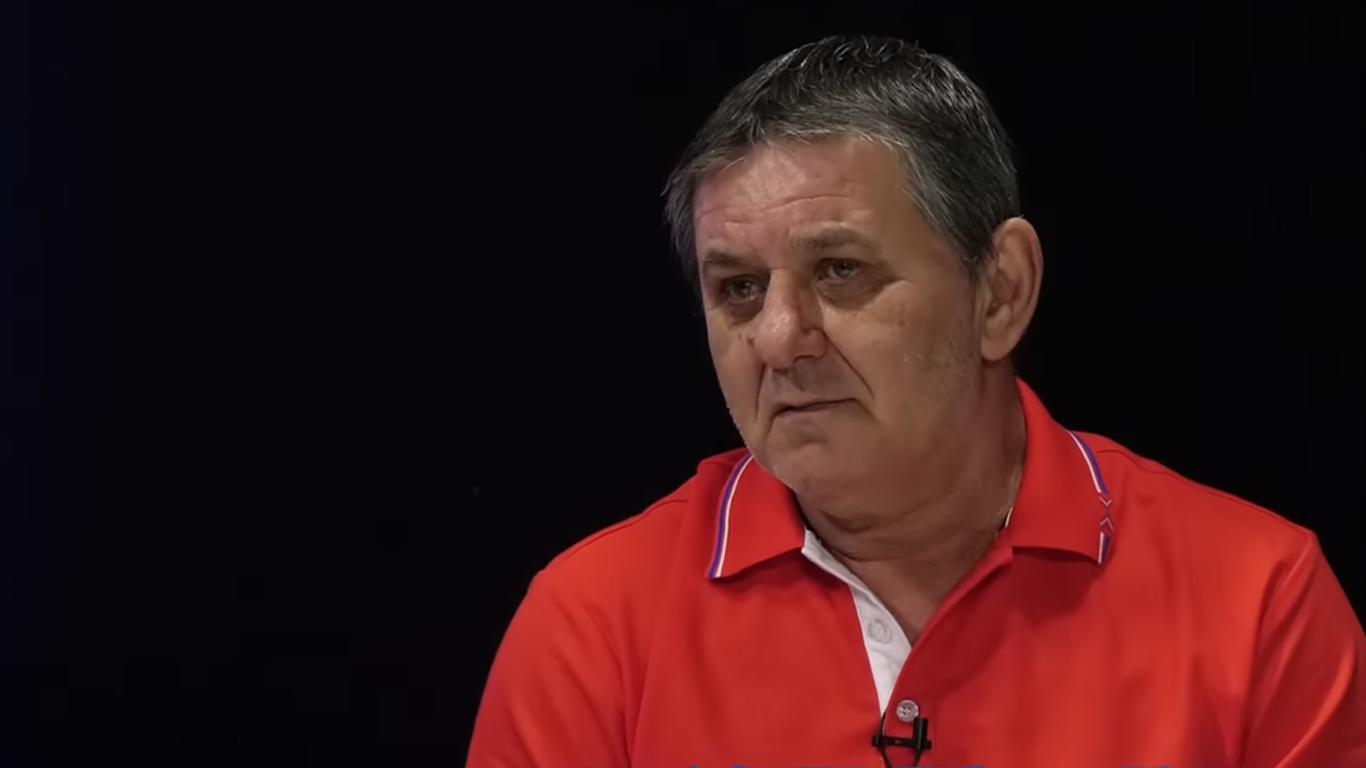 Marius Lăcătuș apasă pe umerii celor care trebuie să decisă în numele Stelei, să rezolve problema interdicției la promovare: ”Altfel, lucrurile nu merg pe drumul cel bun. Dacă nu, suporterii ajung în situația în care, deși n-ar trebui, să mai facă pași înapoi”