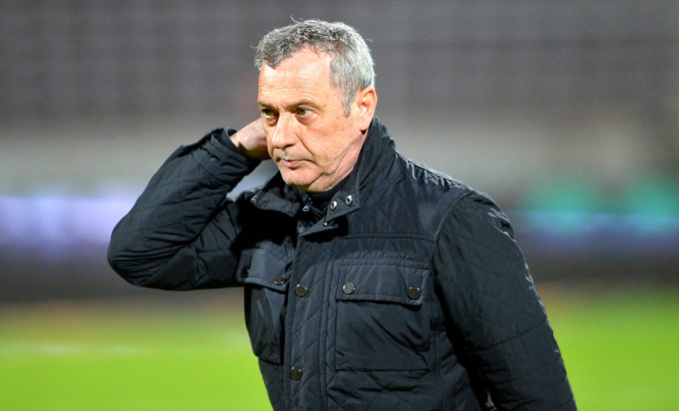 Mircea Rednic face praf arbitrajul după ce UTA Arad a pierdut calificarea în finala Cupei: „Iei două decizii împotriva noastră?! N-a fost penalty”