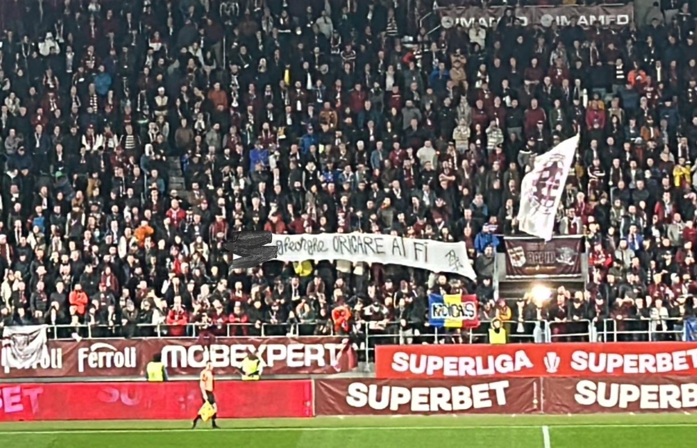 Galeria Rapidului, mesaj grotesc afișat în timpul derby-ului cu Farul: „M**e Gheorghe, oricare ai fi”