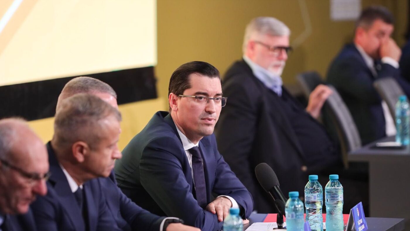 EDITORIAL DE ANDREI TRIFAN | Dezvăluirile unui tăinuitor: Burleanu, dă-ți demisia!