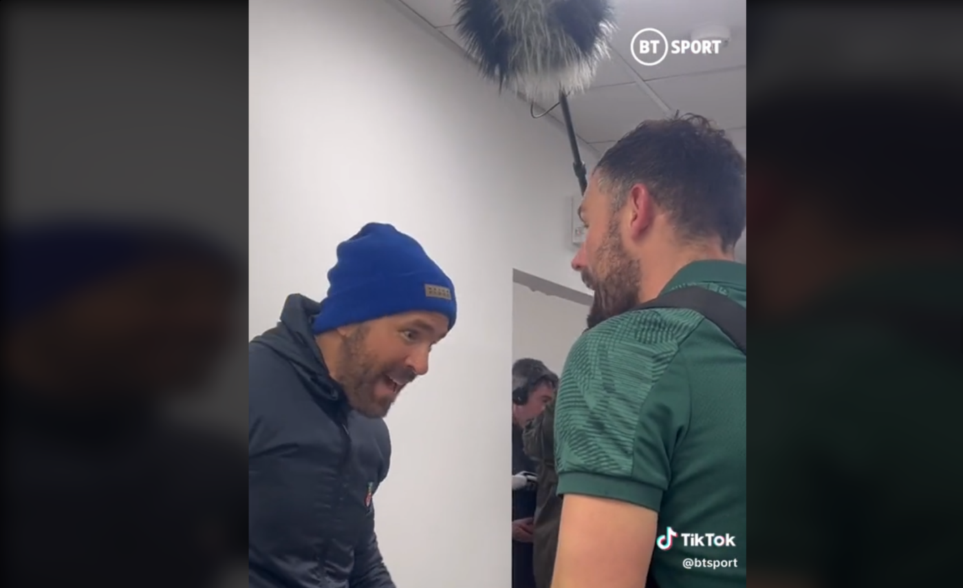 Celebrul actor Ryan Reynolds, dialog uluitor cu veteranul echipei sale, purtat chiar în fața vestiarelor: „Fiu de c***ă! Ești prea bătrân pentru așa ceva” | VIDEO