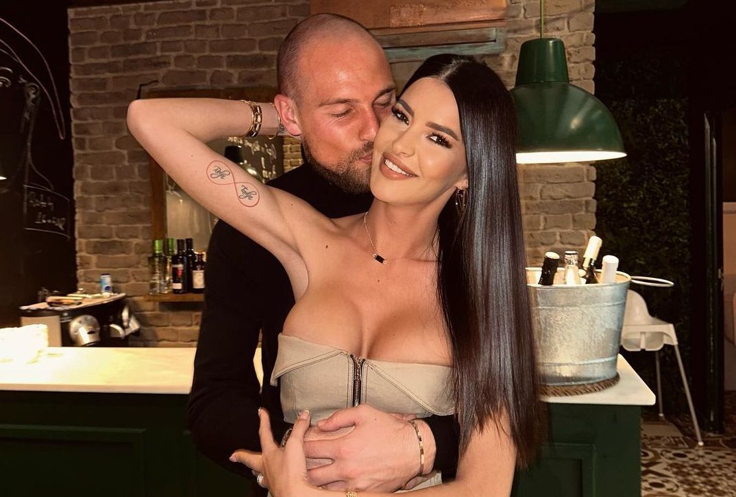 Ce s-a ales de soția lui Pedrag Rajkovic, după ce a fost acuzată că a călcat strâmb cu un coleg de-al fotbalistului sârb. Postarea brunetei de pe Instagram a uimit pe toată lumea | GALERIE FOTO