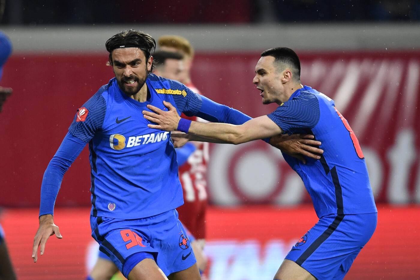 Șut spre nordul Europei: FC Copenhaga pregătește ofertă de 2,5 milioane de euro, Gigi Becali vrea 3 milioane de euro pe fotbalistul FCSB. Danezii sunt gata de asaltul decisiv pentru mijlocașul român, care intră în ultimul an de contract | EXCLUSIV