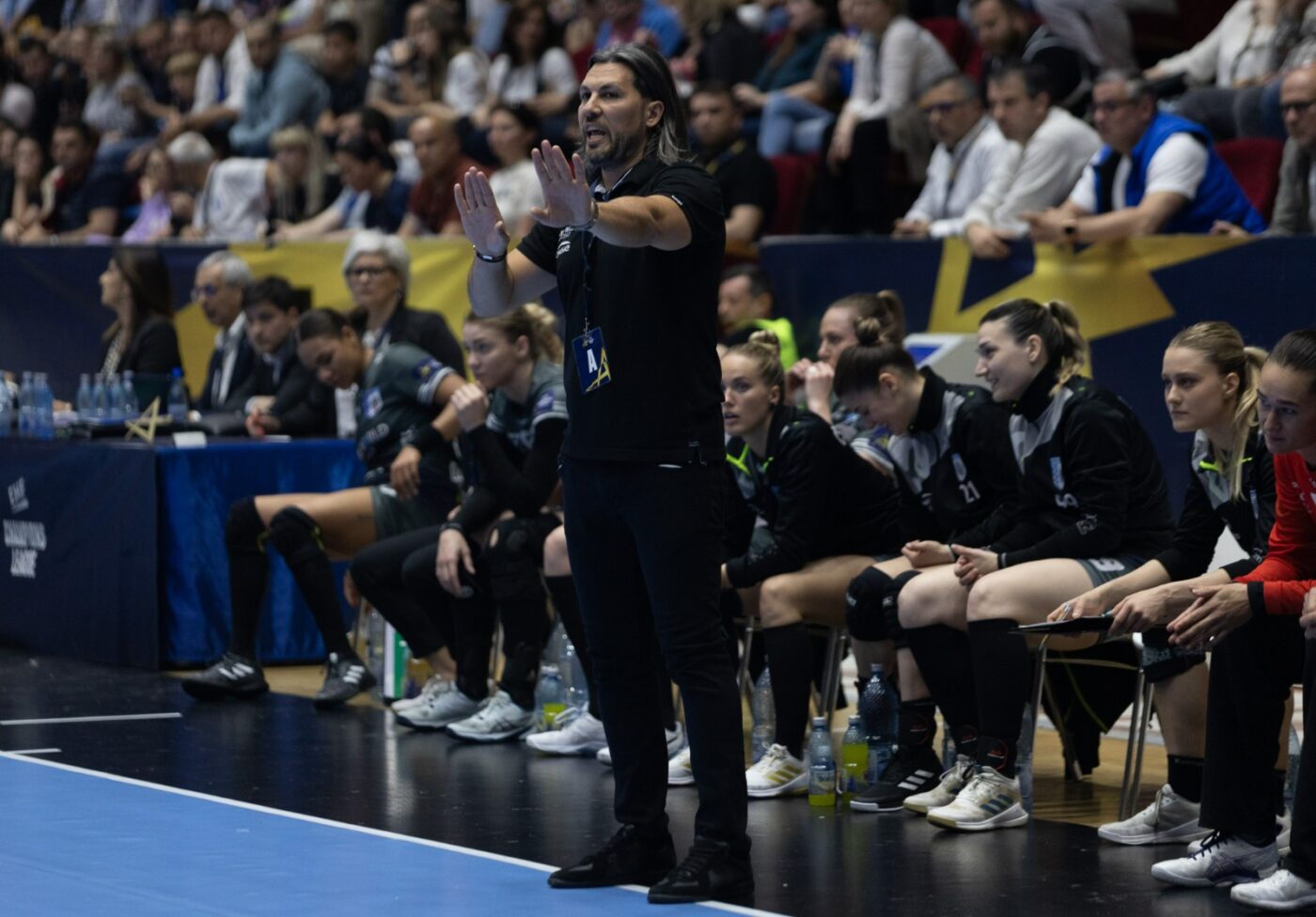 Adrian Vasile, în asentimentul Cristinei Neagu după CSM București – Esbjerg: „Handbalul are nevoie de arbitraj video!”
