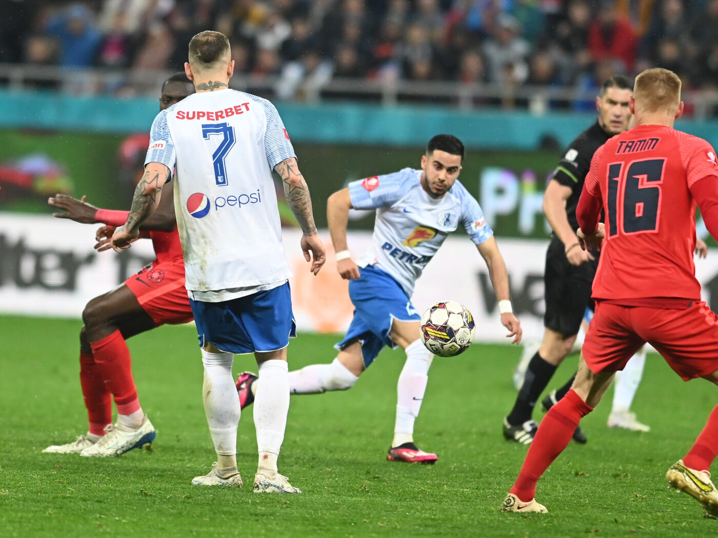 CCA a luat decizia: arbitrul care a fost suspendat o lună după ce l-a iertat pe jucătorul lui Gigi Becali va conduce „finala” campionatului Farul Constanța – FCSB  | EXCLUSIV
