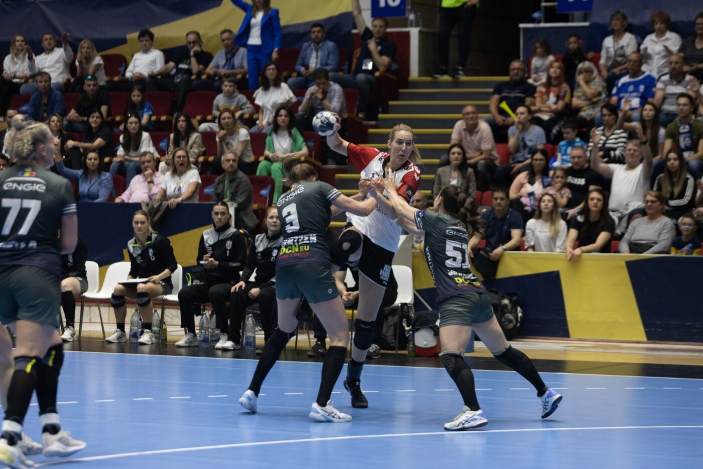CSM București – Esbjerg 20-19, Live Video Online în returul sferturilor de finală din Liga Campionilor | Început mai bun de repriză secundă pentru daneze!