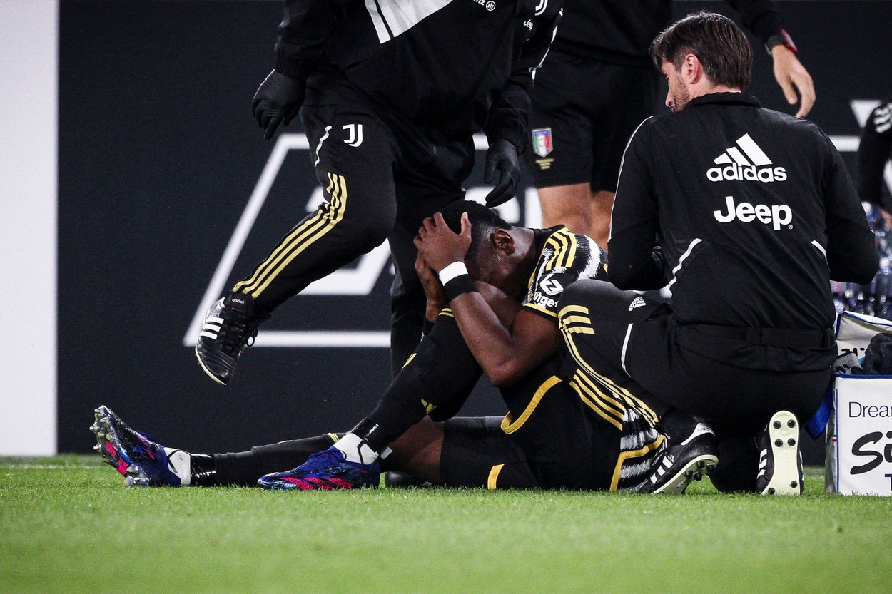 Calvarul lui Paul Pogba e fără sfârșit! Imaginile cu durerea lui au înmărmurit Italia: a intrat pe teren titular după 390 de zile, dar a trebuit să fie schimbat după numai 24 de minute după ce s-a accidentat din nou!