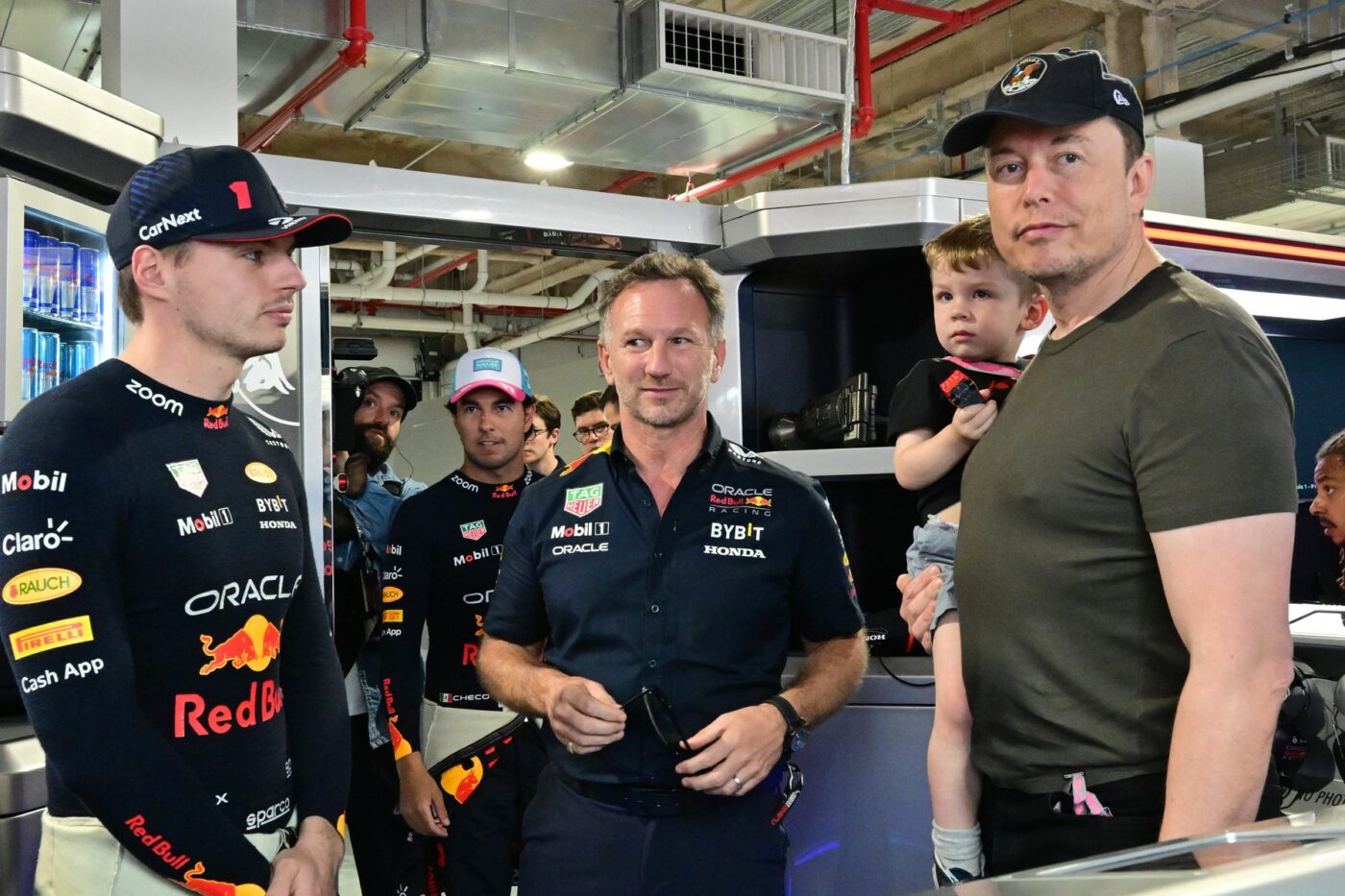 Ce controversă s-a născut după ce Elon Musk a vizitat paddockul Formulei 1!