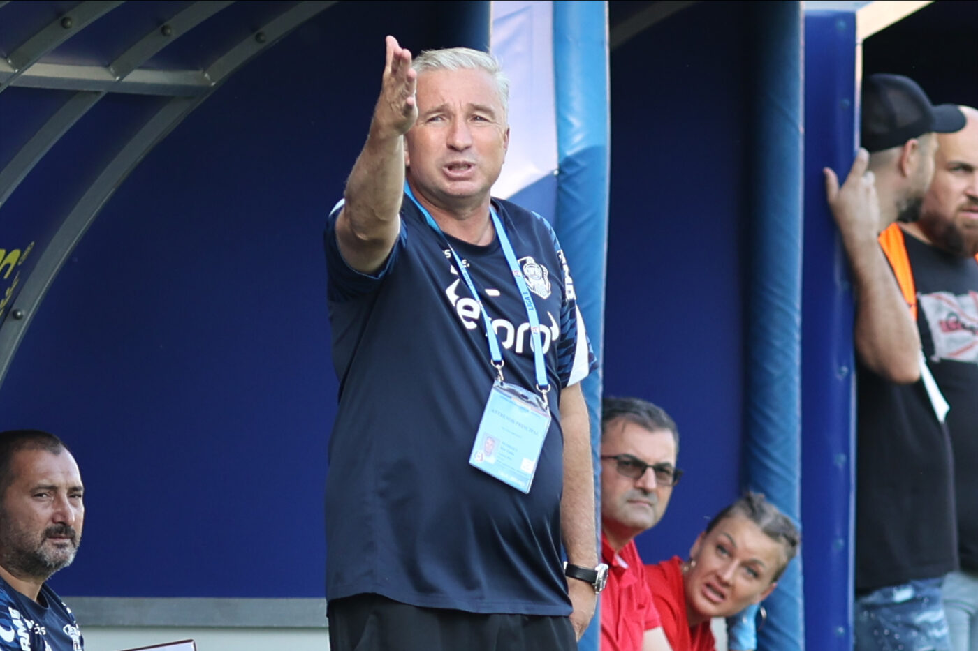 Decizia care îl poate scoate pe Dan Petrescu din fotbalul românesc pe ușa din dos! Ce se întâmplă cu antrenorul lui CFR Cluj: a fost reclamat după scandalul de la meciul cu Farul!
