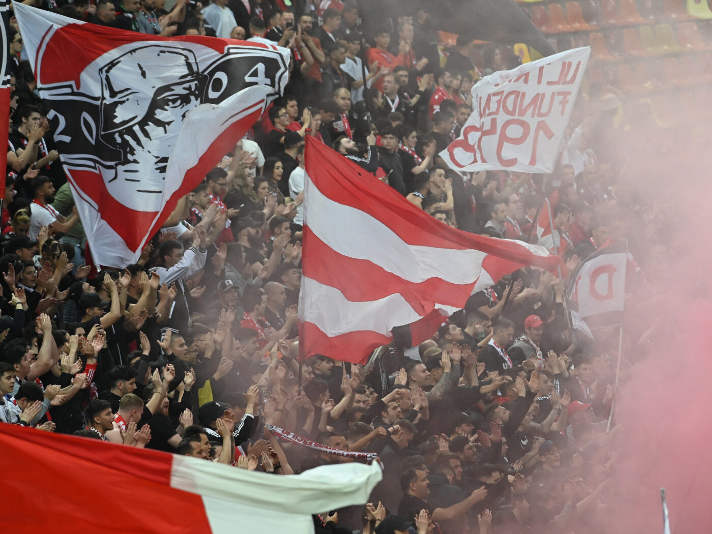 Antrenorul cu 20 de titluri în Bundesliga care a ajuns la Dinamo vrea să „rupă blestemul” și are un obiectiv clar: „Vreau să câștig campionatul! Știu cum să-i motivez” | EXCLUSIV