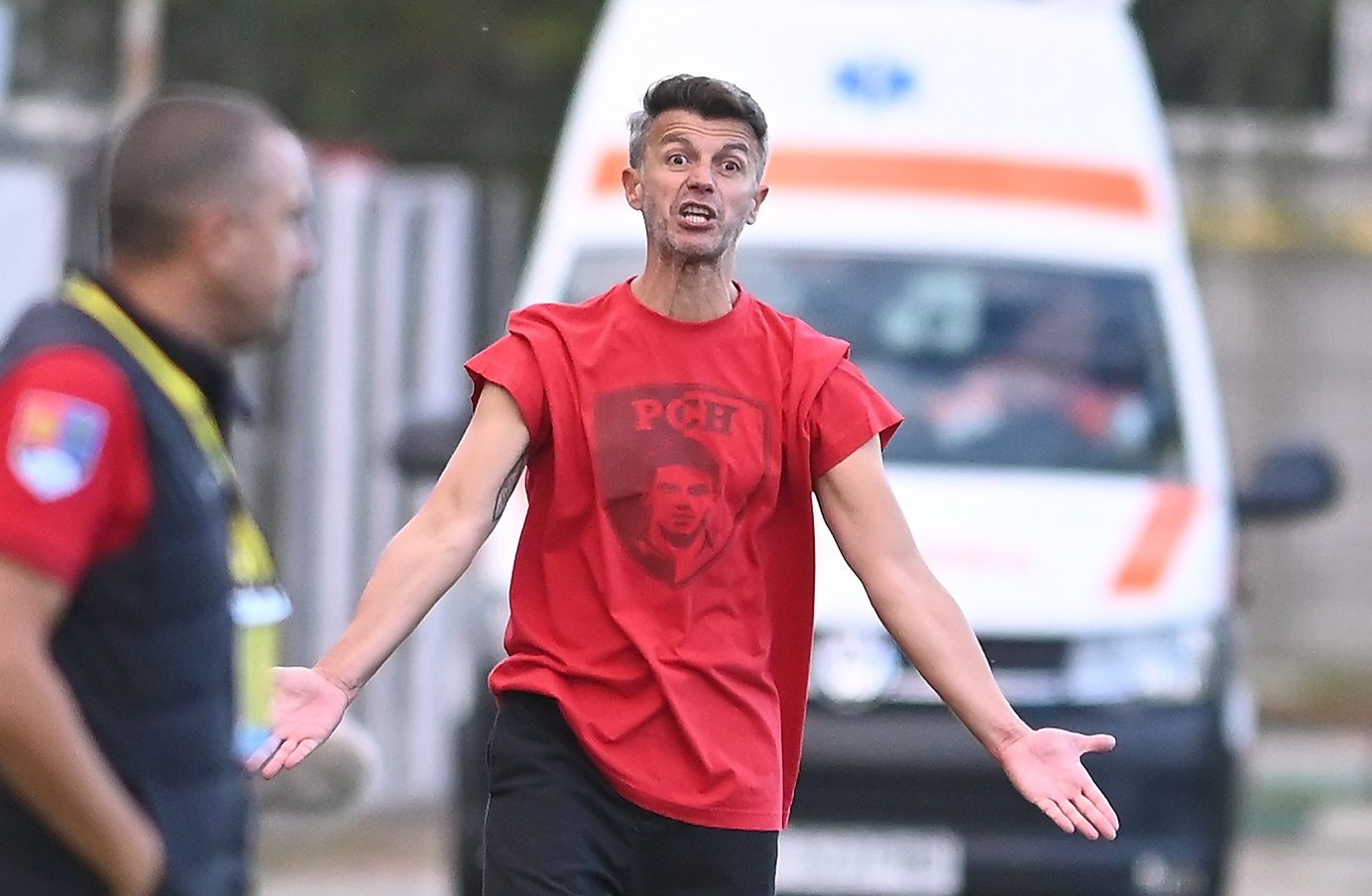 Dezastru pentru Dinamo înainte de meciurile de baraj: Burcă pierde patru fotbaliști!