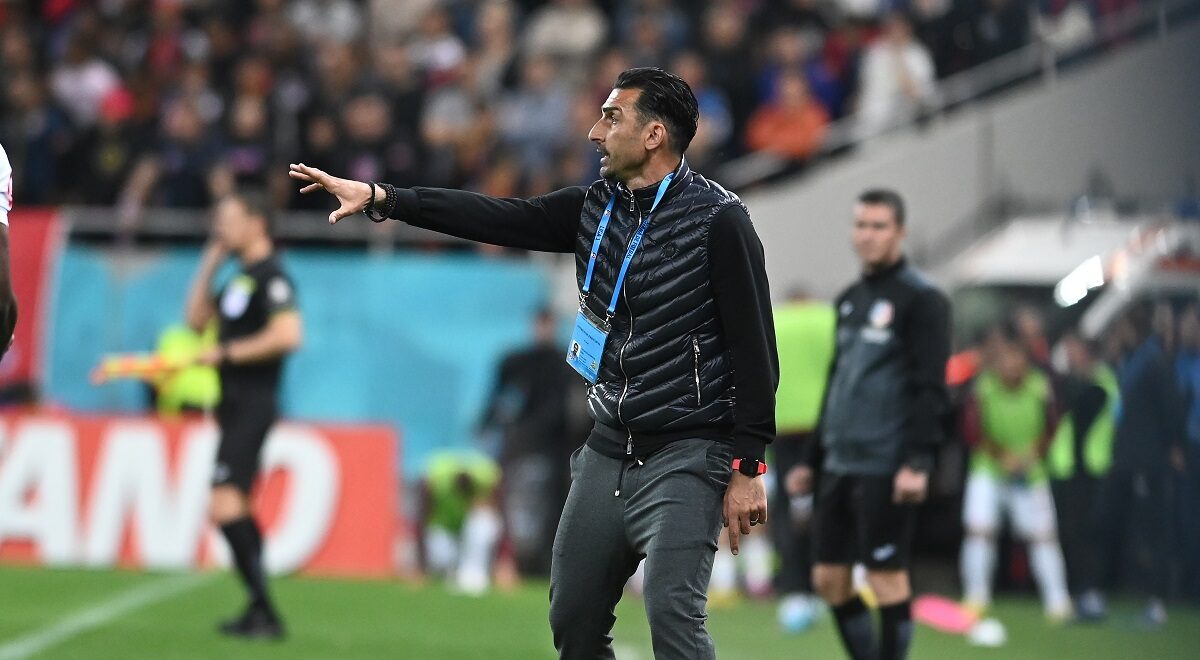 Elias Charalambous s-a înclinat în fața jucătorilor săi, după FCSB – CFR Cluj 1-0: „Dau totul, de când am venit se antrenează foarte bine, s-au luptat până în ultimul minut!”