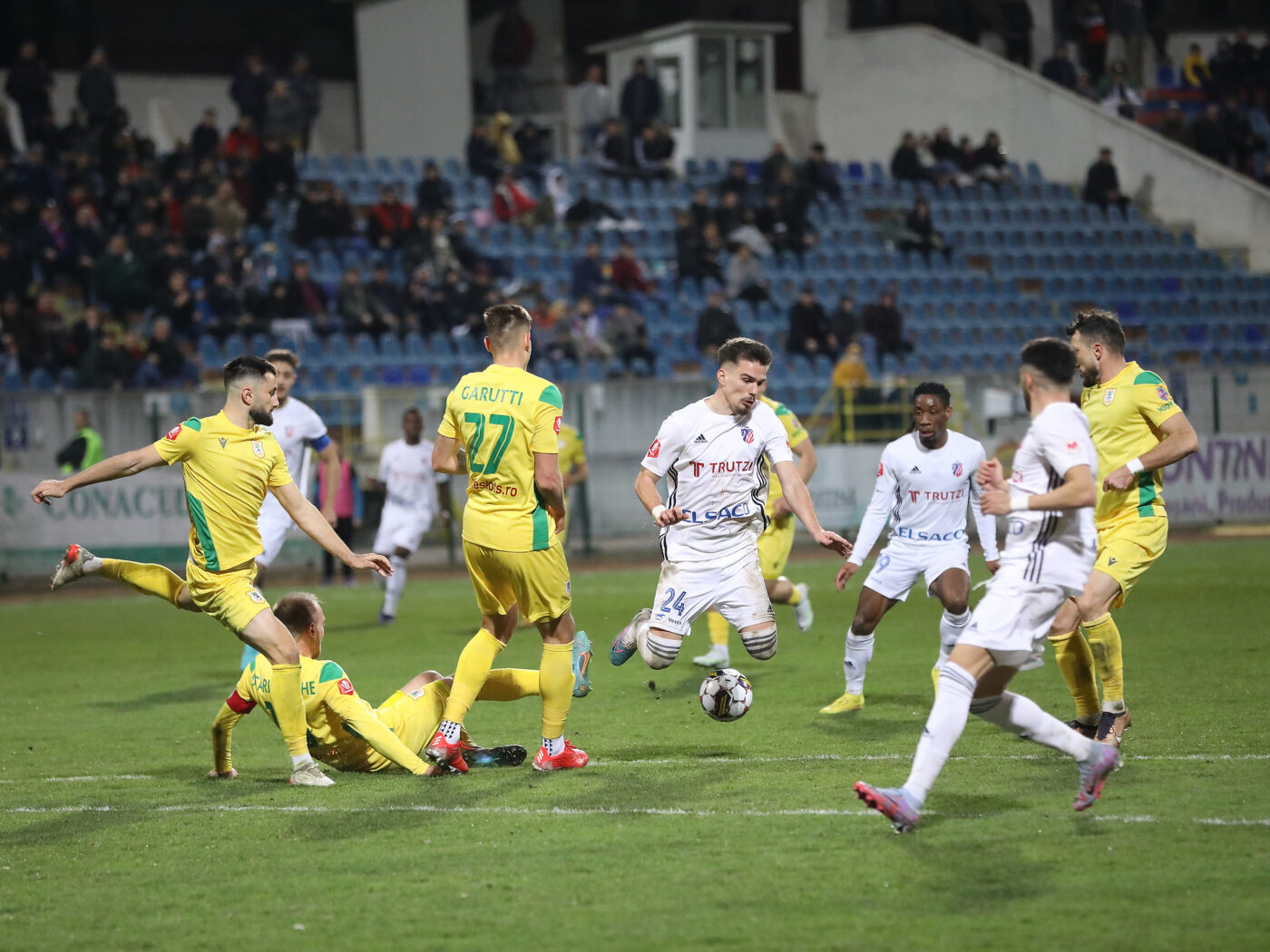 FC Botoșani – CS Mioveni 3-1, Live Video Online, în runda a 9-a din play-out. Mihai Roman II înscrie după o eroare a rivalilor