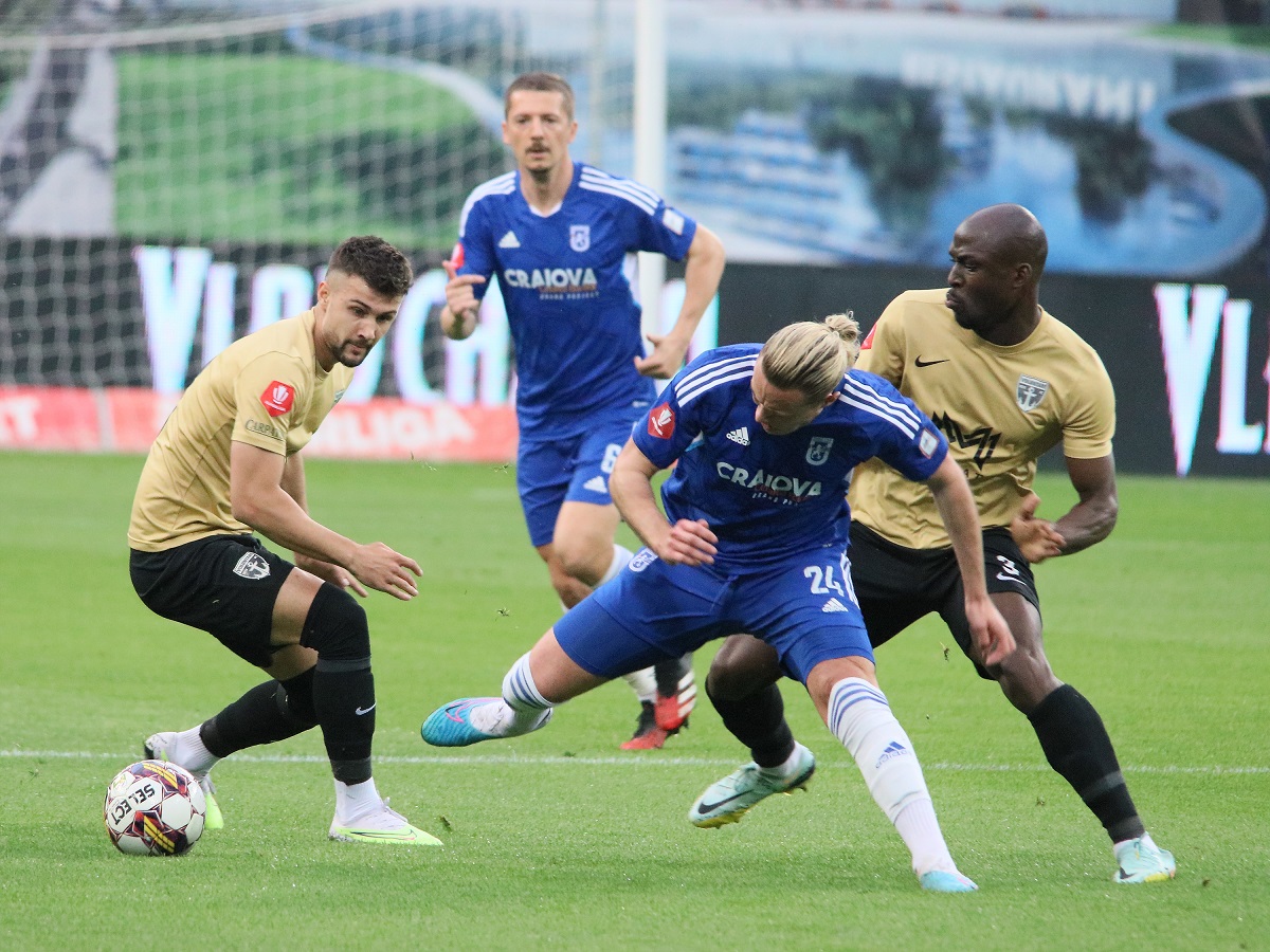 FC Voluntari, revenire de senzație ca în Bundesliga! FC U Craiova, pe urmele Borussiei Dortmund după ce a luat două goluri cu un om în plus | VIDEO