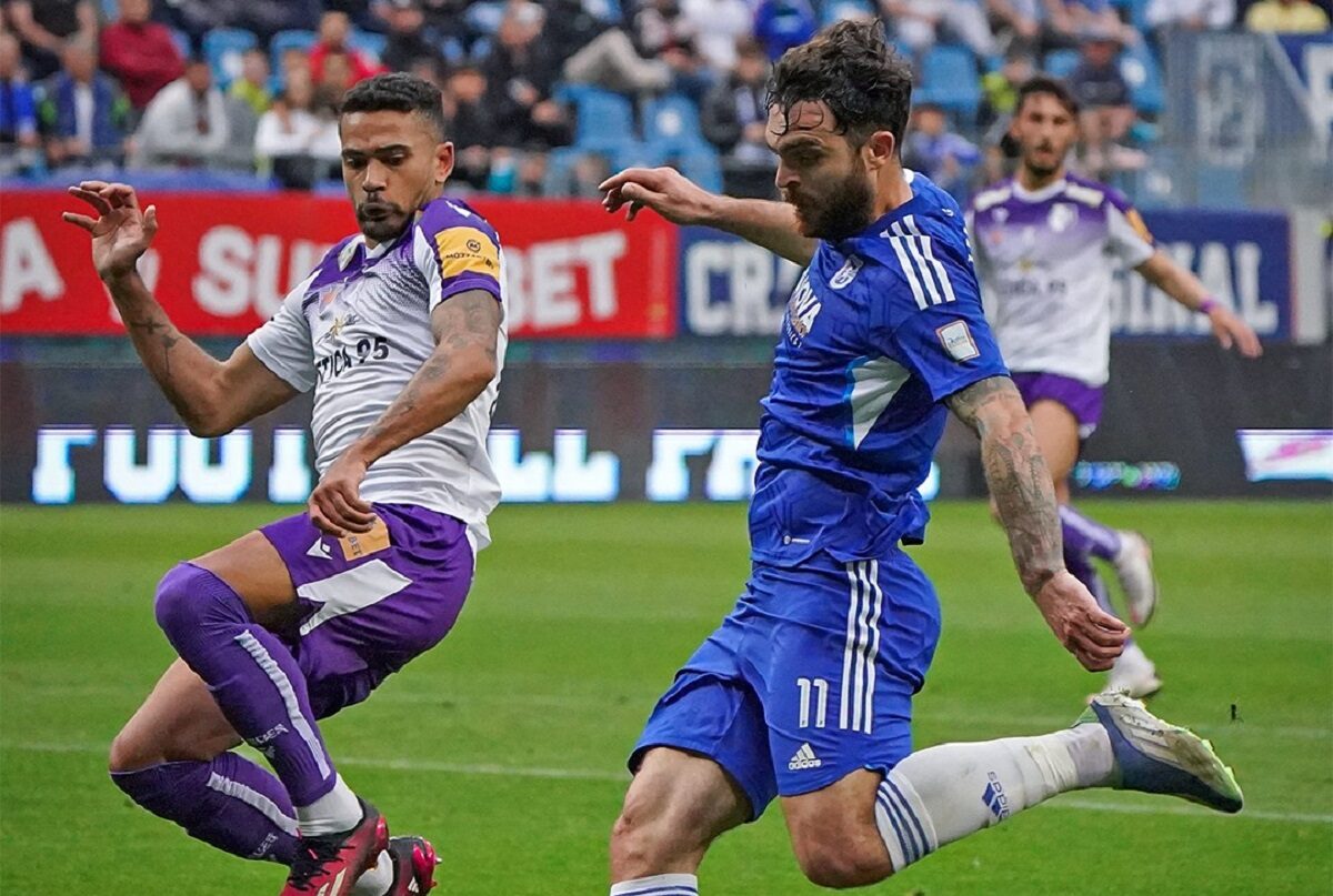 Gol superb marcat de Aurelian Chițu în FC U Craiova – FC Argeș! Cum a reușit atacantul să plaseze mingea lângă bară, fără șanse pentru Straton, pentru o „dublă” de senzație! Pasă „de toți banii” dată de George Ganea | VIDEO  