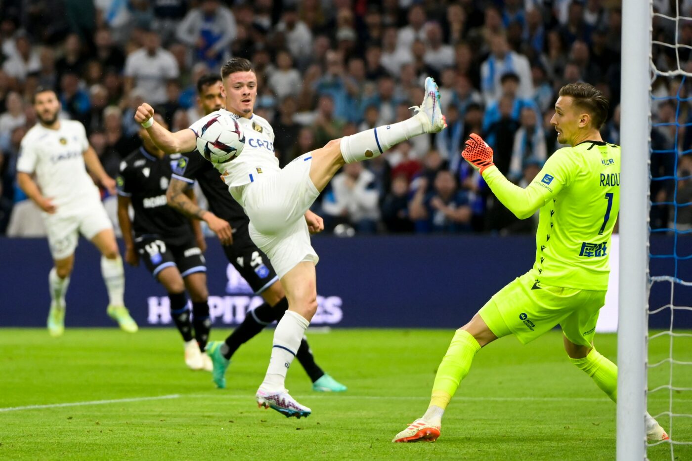Ionuț Radu, monitorizat minut cu minut după revenirea la Auxerre! Cum s-a descurcat în fața gigantului Olympique Marseille portarul care s-a maturizat și poate fi liderul naționalei României | SPECIAL
