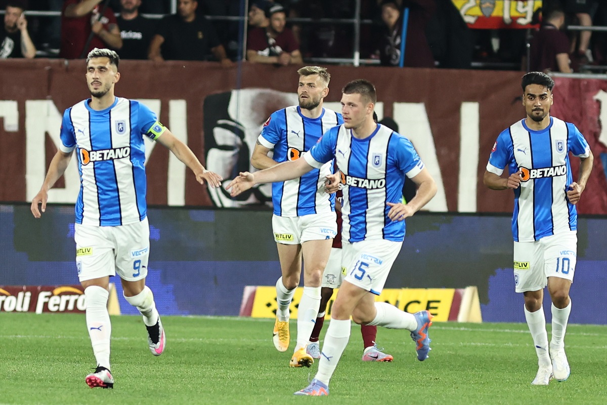Jucătorii de la Universitatea Craiova, ode pentru Farul și Gică Hagi după victoria cu Rapid: „Ne bucurăm că îl avem antrenor în Superliga!”