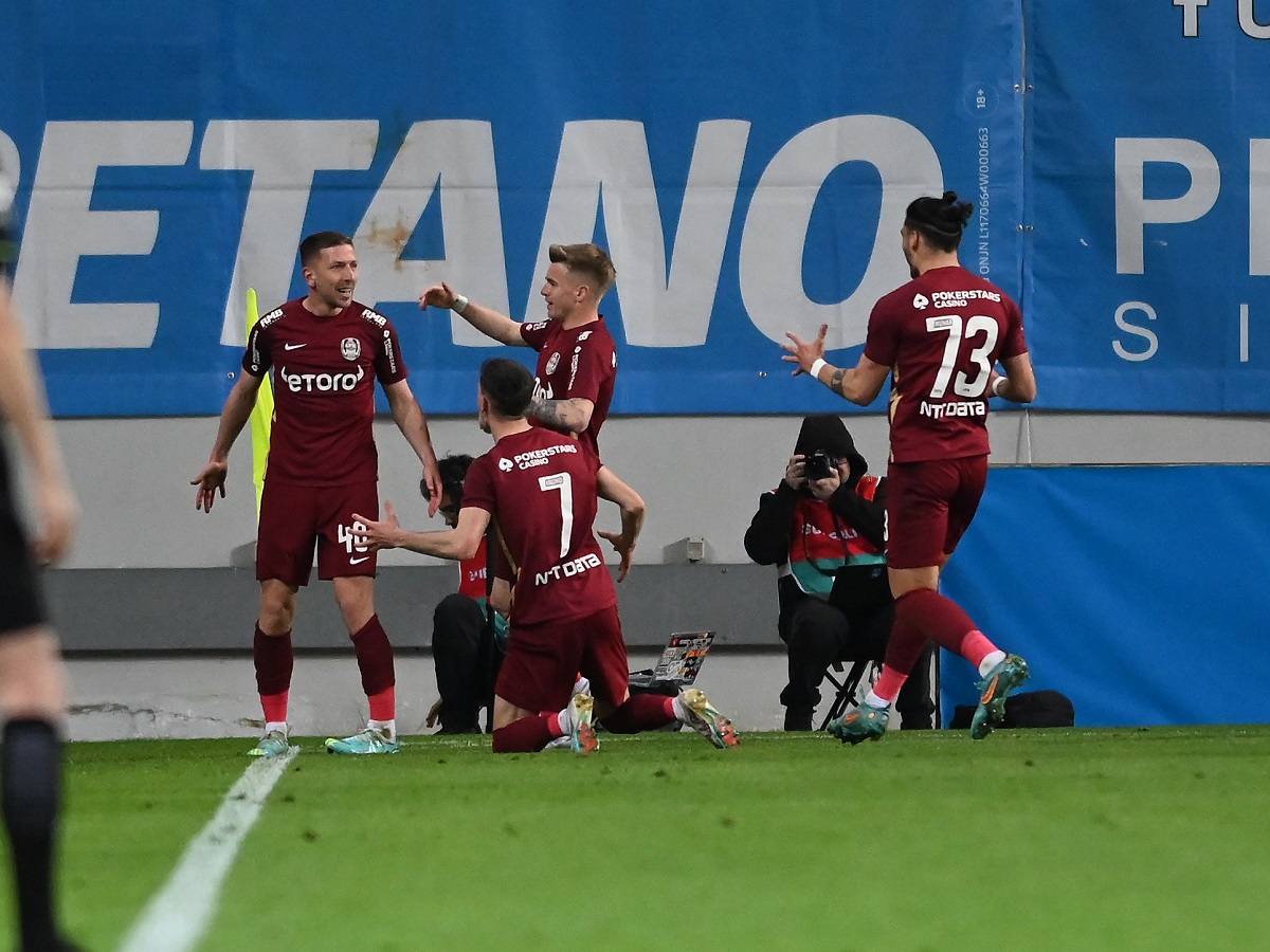 Laurențiu Reghecampf vrea să îl ia la Neftchi Baku pe unul dintre favoriții lui Dan Petrescu de la CFR Cluj!