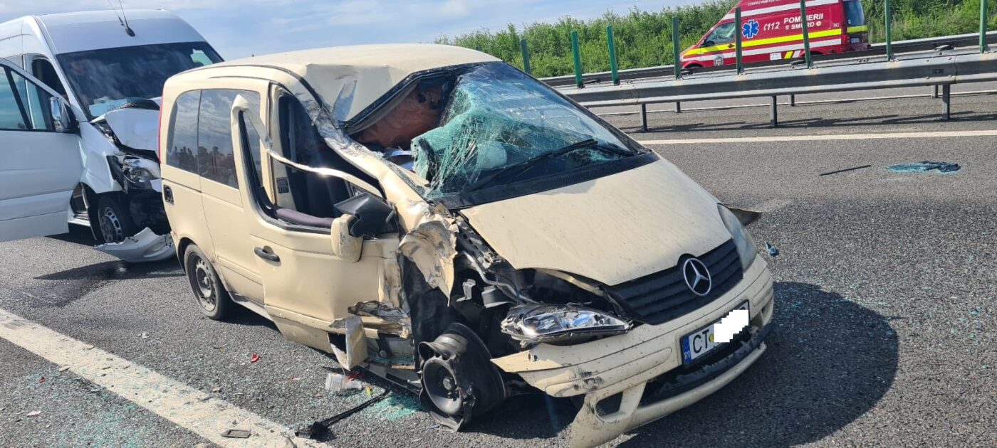 Meci amânat în România, după ce autocarul echipei a făcut un accident groaznic pe autostrada A2. Mai mulți jucători au fost transportați la spital