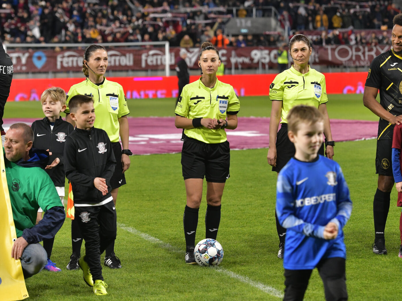Decizie de ultimă oră a CCA, în mijlocul unui scandal imens în arbitrajul românesc: o femeie va conduce una dintre partidele următoarei etape din Superliga! | EXCLUSIV