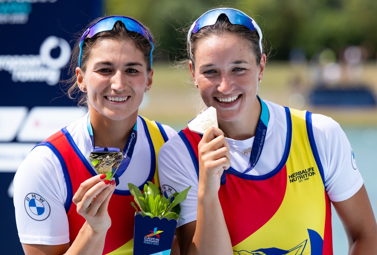 Simona Radiș și Ancuța Bodnar, aur la Campionatul European de Canotaj după o cursă fabuloasă! Româncele au fost conduse 1.500 de metri, dar au recuperat fantastic! România a dominat și proba de 8+1 feminin