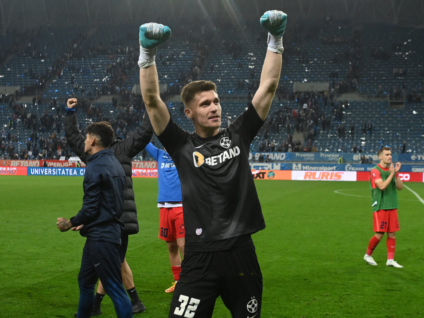 Ștefan Târnovanu a reacționat după ce Gică Hagi l-a pus la punct. „Toți vor asta!” Cum l-au motivat declarațiile „Regelui” înaintea derby-ului Farul – FCSB