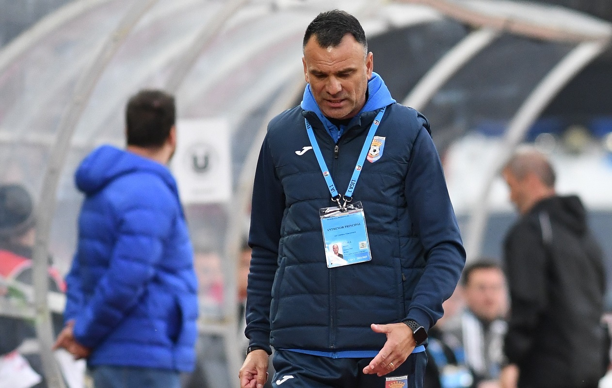 Toni Petrea, resemnat după U Cluj – Chindia 2-0: „Nu prea arătăm că merităm să rămânem în Liga 1! Nu prea avem șanse nici la baraj”