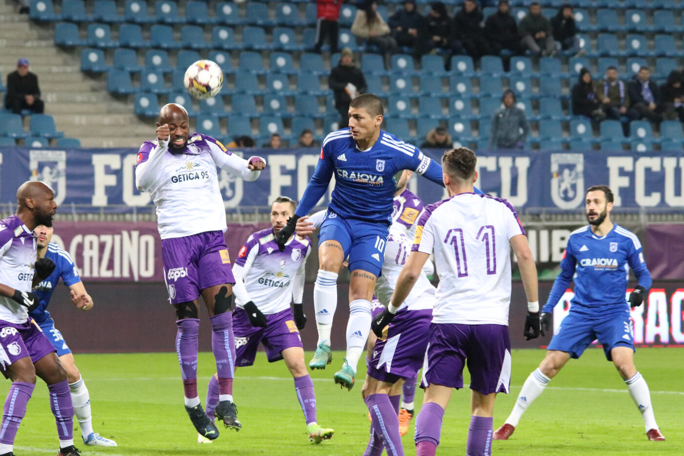 FC U Craiova – FC Argeș 2-1, Live Video Online în etapa 8 din play-out-ul Superligii | Eliminarea lui Henriques, anulată după consultarea monitorului VAR!