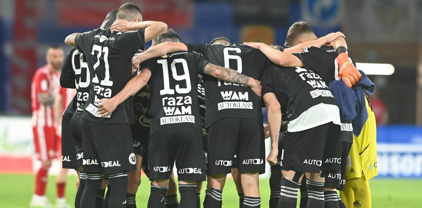 U Cluj și-a luat fundaș de play-off! Ce transfer au oficializat „șepcile roșii”: a jucat la FCSB şi Universitatea Craiova