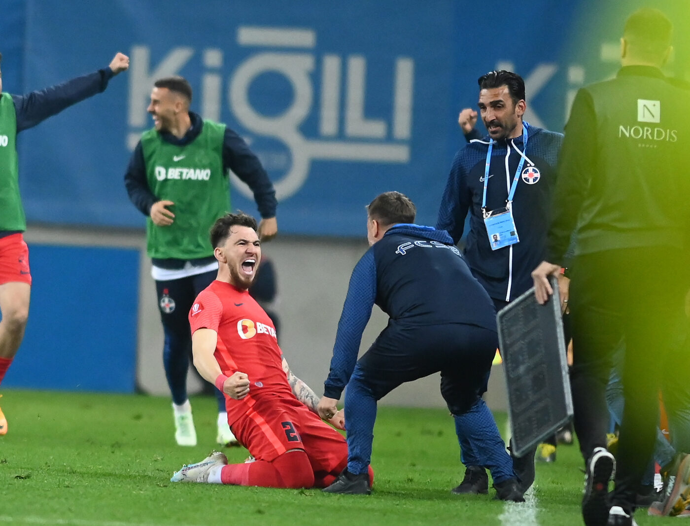 Elias Charalambous a vorbit despre viitorul lui Deian Sorescu la FCSB: „De luni, stăm de vorbă!”. Promisiunea cipriotului pentru fani, înainte de meciul cu Rapid