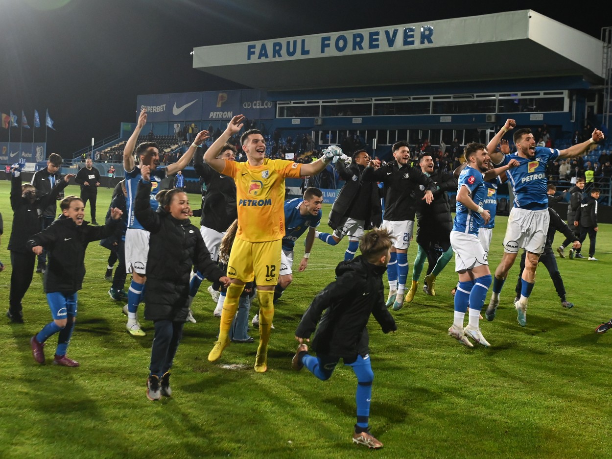 Veste extraordinară pentru jucătorii lui Gică Hagi! Ce pregătesc fanii Farului chiar înaintea derby-ului de titlu cu FCSB | EXCLUSIV