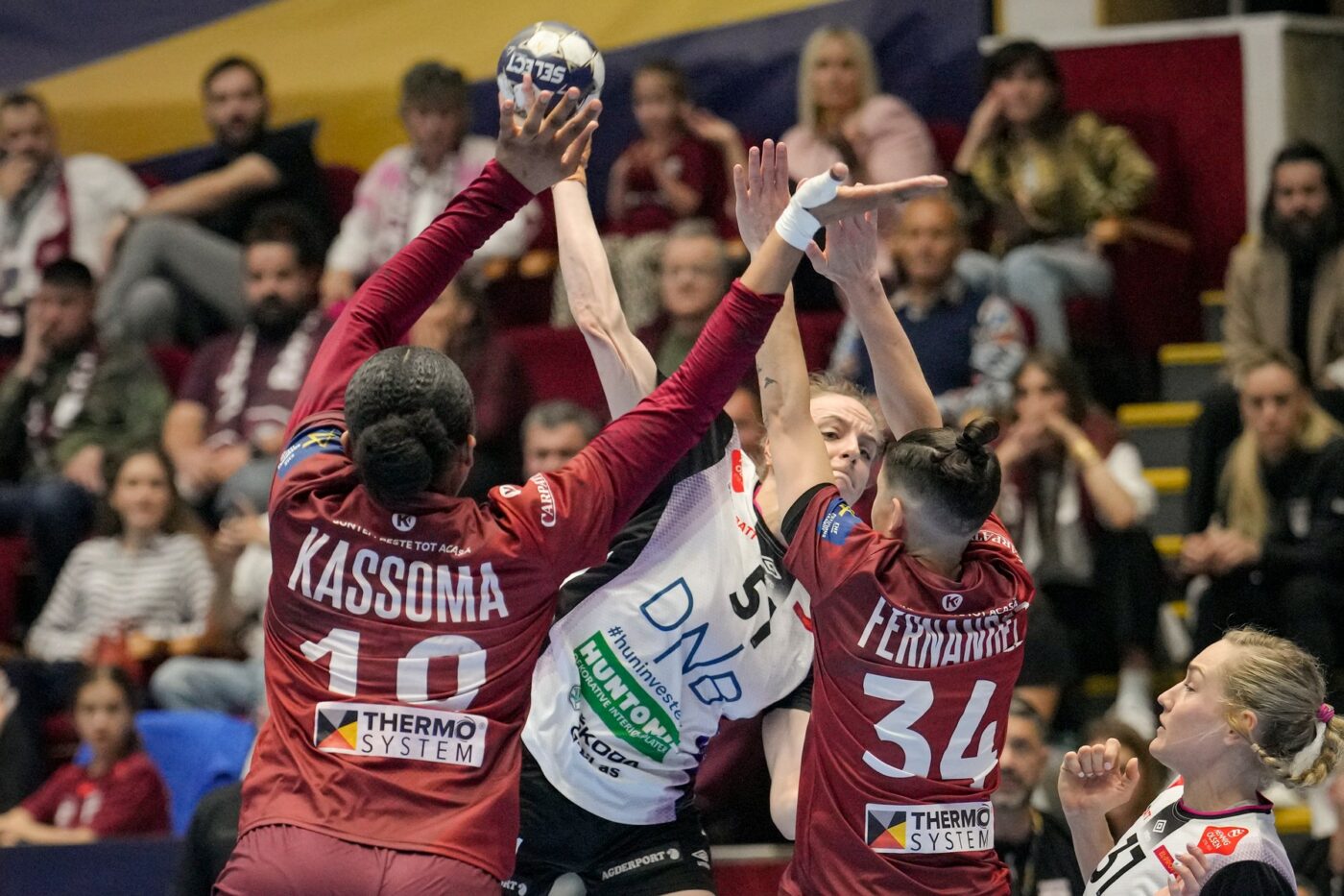 Vipers – Rapid 37-28. Formația din Giulești și-a luat adio de la Liga Campionilor