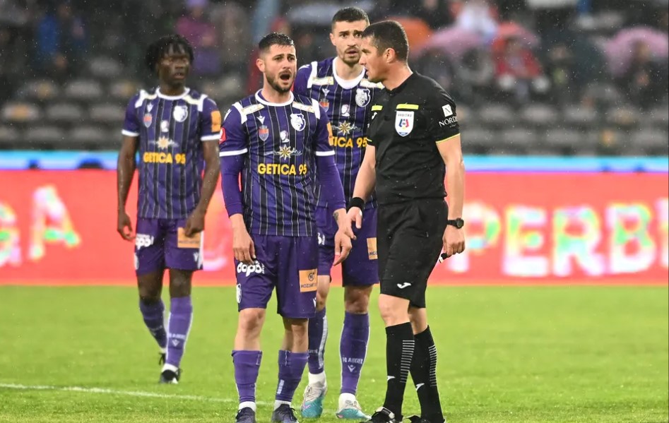 Dezastru pentru FC Argeș: „vulturii” continuă trendul din ultimii ani al formațiilor prezente în play-off și care, în sezonul imediat următor, au retrogradat. Istoria arată că în 4 din 4 cazuri, echipele au dispărut ulterior, deși, înainte, cuceriseră titlul sau jucaseră în Europa | SPECIAL