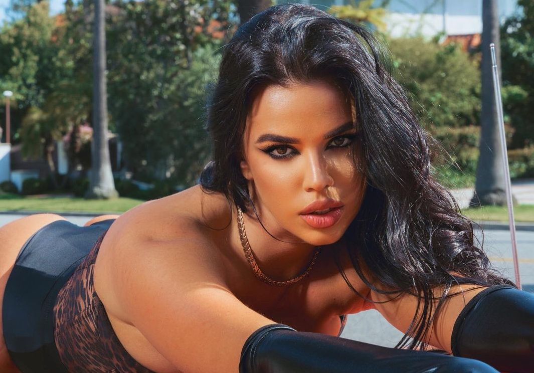 Ivana Knoll a ales cea mai mulată și decoltată ținută pentru Campionatul Mondial de Formula 1 de la Miami. Doar ea putea să apară așa | GALERIE FOTO