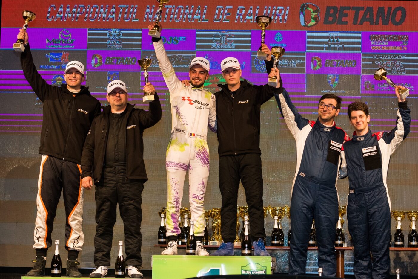 Debut în forță! Echipajul format din Matei Ghiban și Octavian Bostan, de la Vali Porcișteanu Racing, a câștigat Cupa Dacia, la Raliul Harghitei