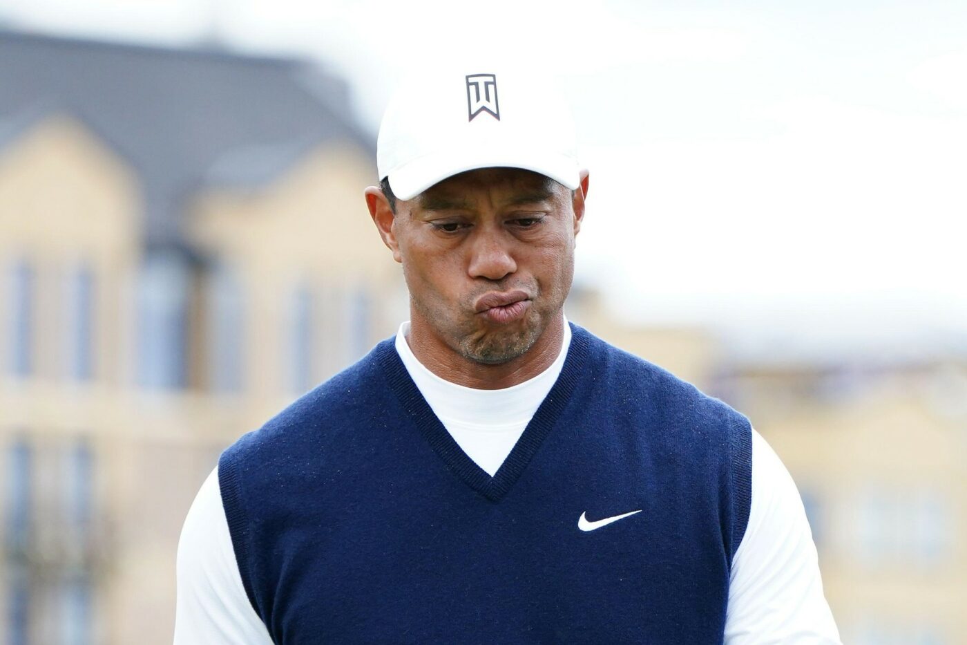 Tiger Woods a dat din nou de belea: fosta iubită, care îi era și angajată, îl acuză pe jucător că a obligat-o să semneze un contract de confidențialitate despre viața lor intimă pentru a nu fi dată afară!