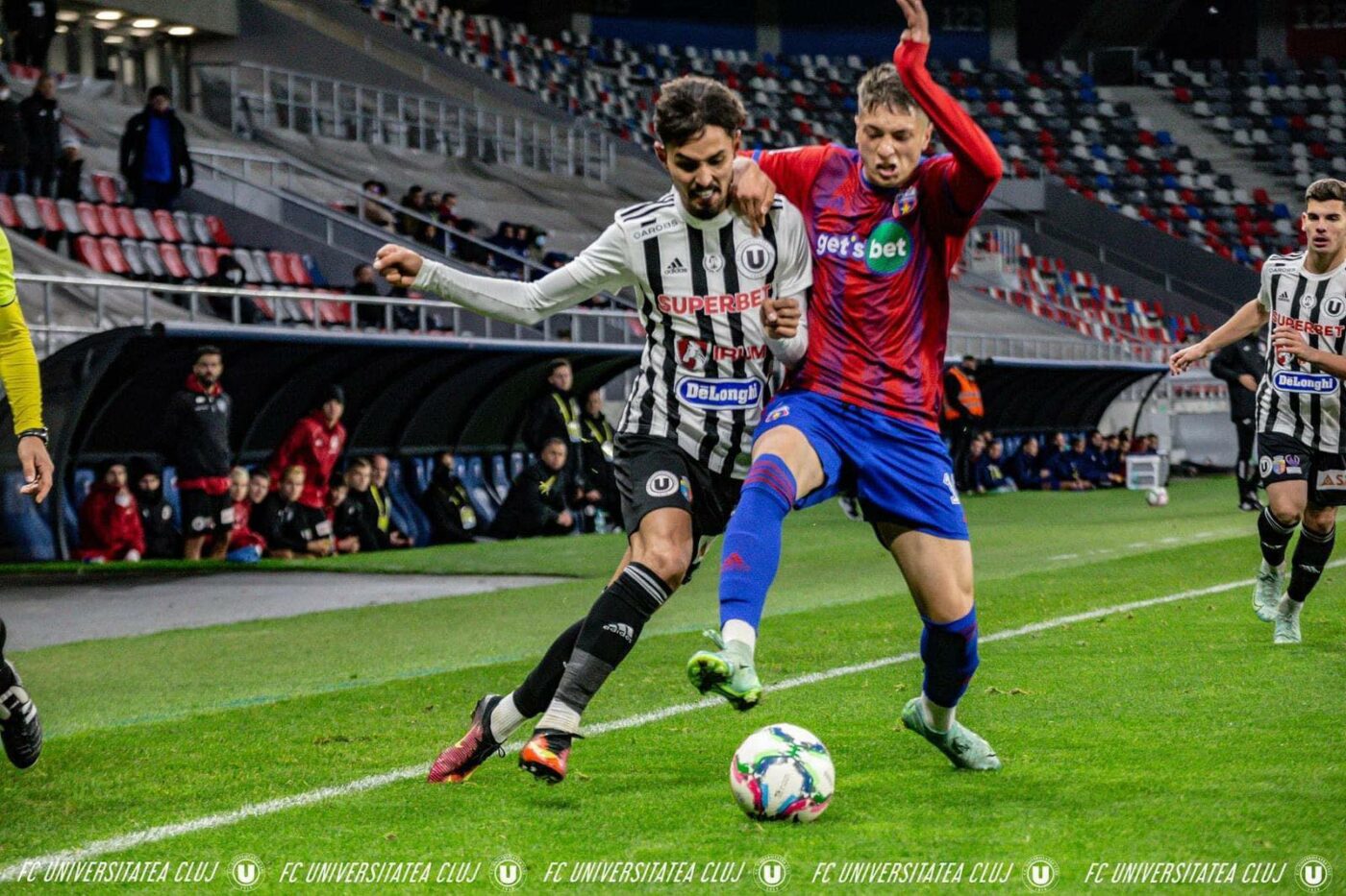 Povestea fotbalistului român care, până la 19 ani, a jucat la Dinamo, FCSB și CSA Steaua! A dat gol împotriva naționalei lui Edi Iordănescu. „N-am fost invizibili” | EXCLUSIV