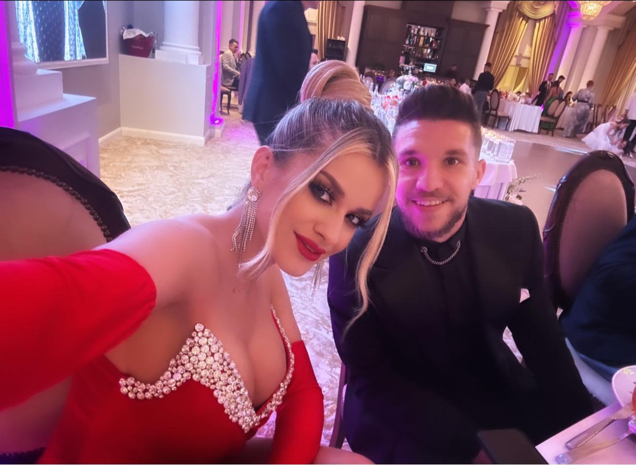 Soția lui Alex Băluță, noua vedetă de la FCSB, este superbă! Diana arată formidabil la câteva luni de când a dat naștere celui de-al doilea copil | GALERIE FOTO