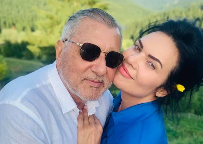 Regulile stricte pe care i le-a impus Ilie Năstase actualei lui soții, pentru ca bruneta să nu îl înșele. Ioana Simion este terorizată de fostul tenismen: „El nu prea mă lasă”