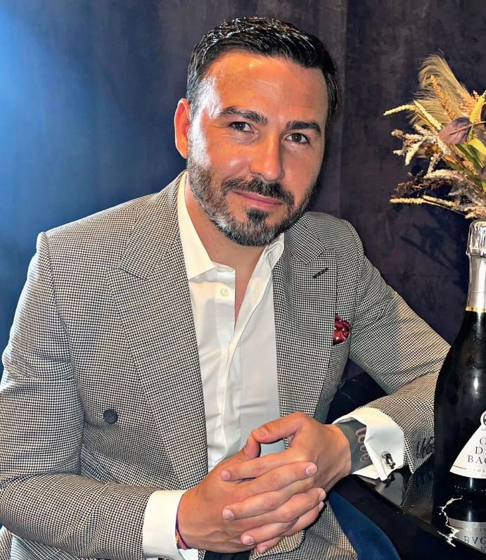 Metodele de agățat ale „Prințului” Adrian Cristea: „E jumătate cucerită, dacă faci asta”