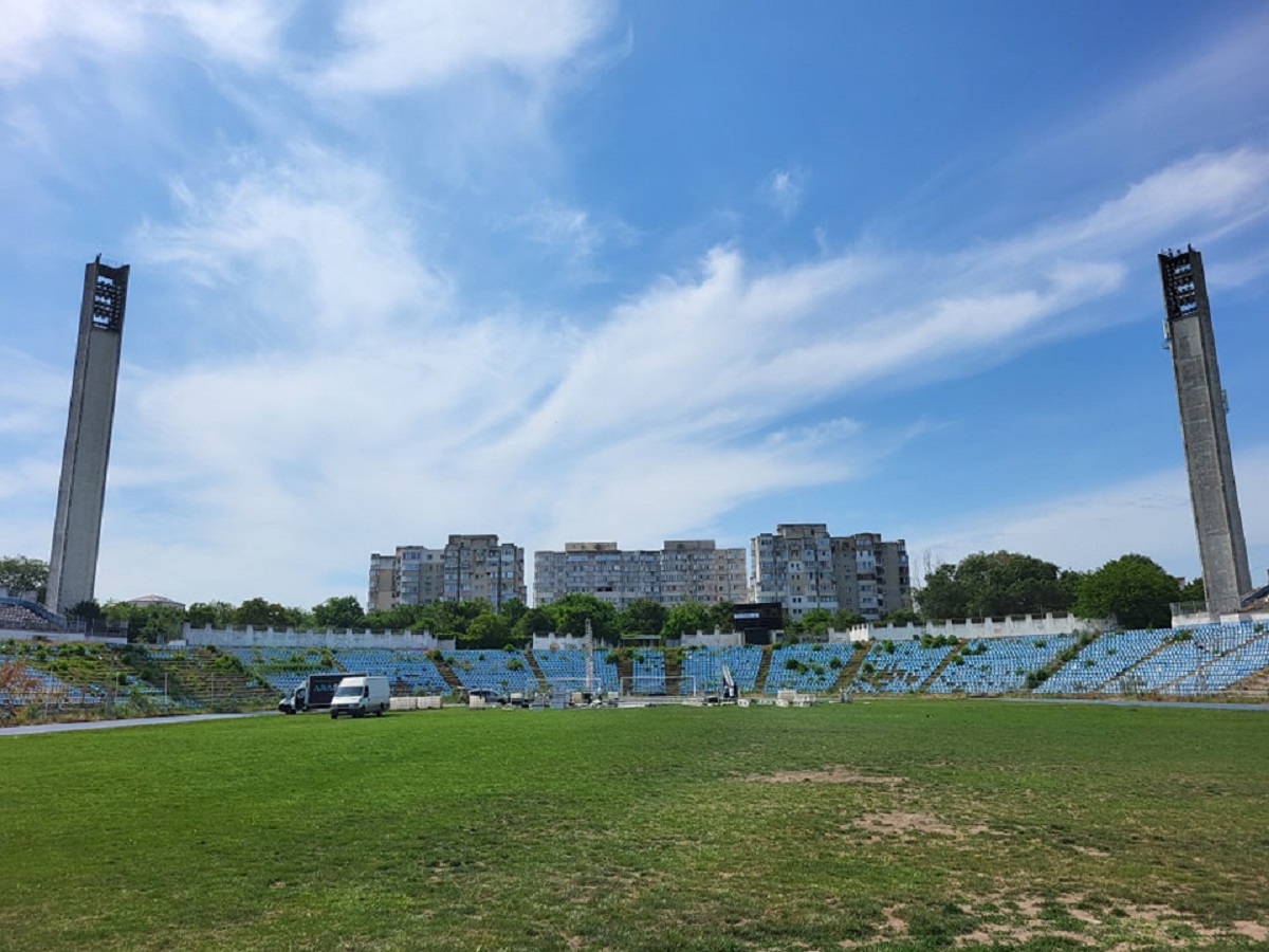 Așa arată stadionul „Gheorghe Hagi” cu mai puțin de două săptămâni înainte de demolare! În locul acestei paragini va fi construită o arenă de 100 de milioane de euro
