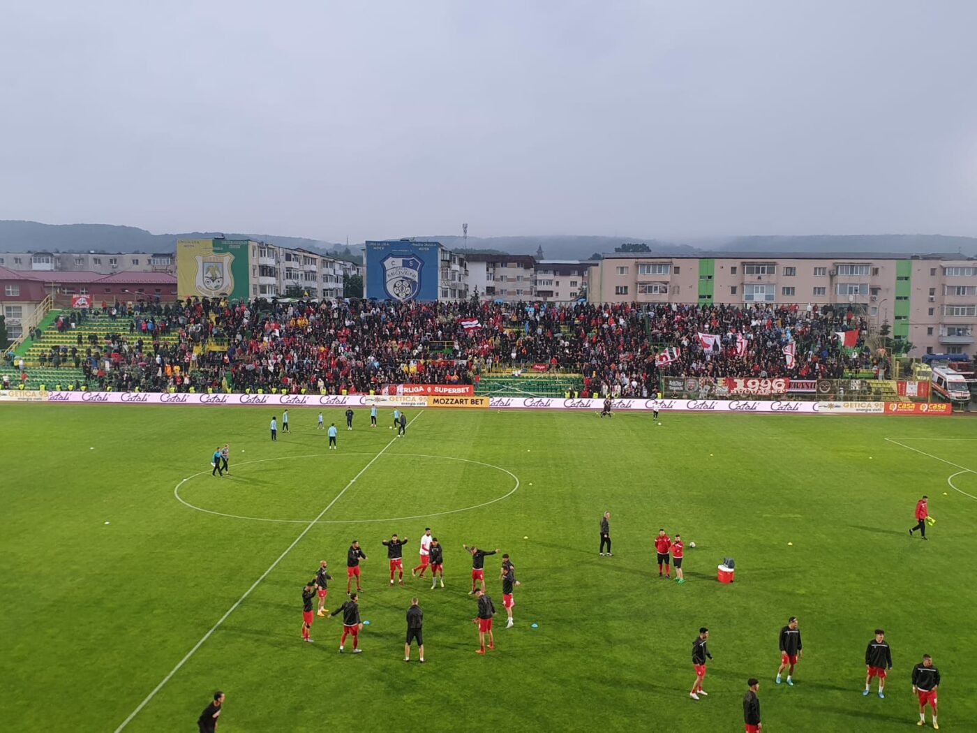 Blestem violet? După ce FC Argeş a mutat meciul cu Dinamo de la Piteşti din cauza problemelor cu nocturna, instalația de la Mioveni a picat la încălzire! Panică printre gazde | FOTO